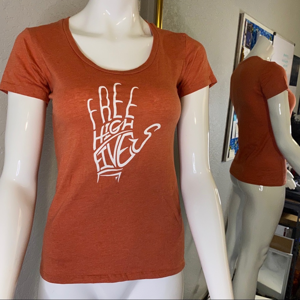 TheCHIVE Free High Fives Women’s tee